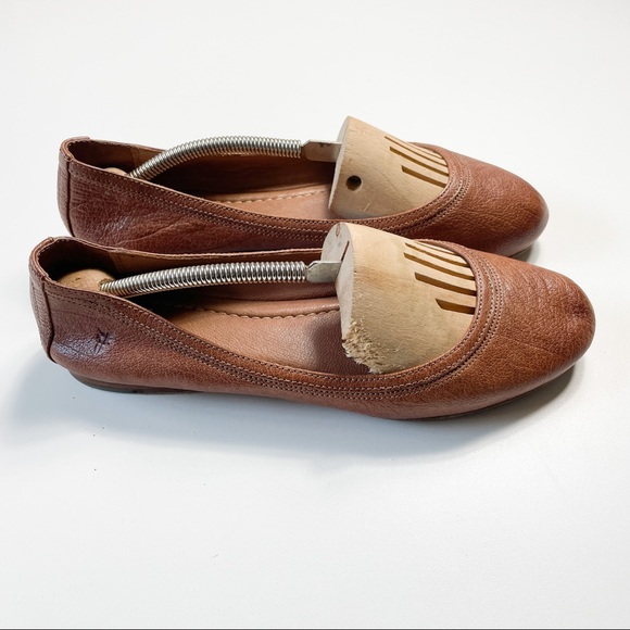 Frye Shoes - Frye Carson Round Toe Flats Cognac Sz 8.5